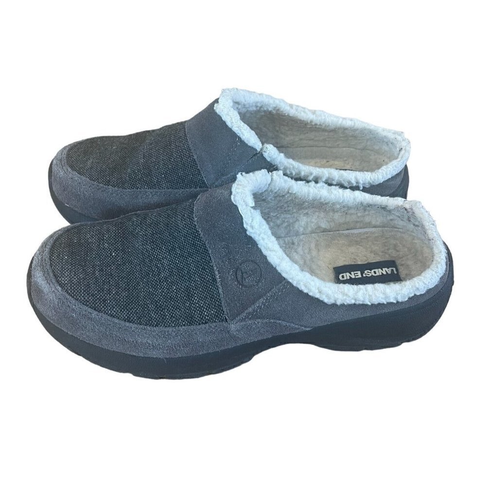 Land’s End women 6 Suede Leather Moccasin Slippers Lined grey rubber soles